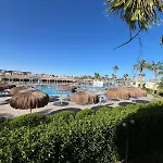 Elegant 2-Bedroom Suite Mirage Bay