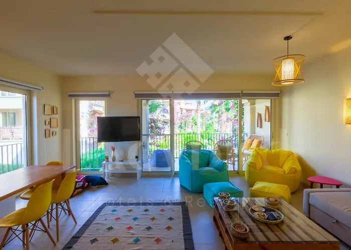 Ladybird - Veranda Beach House