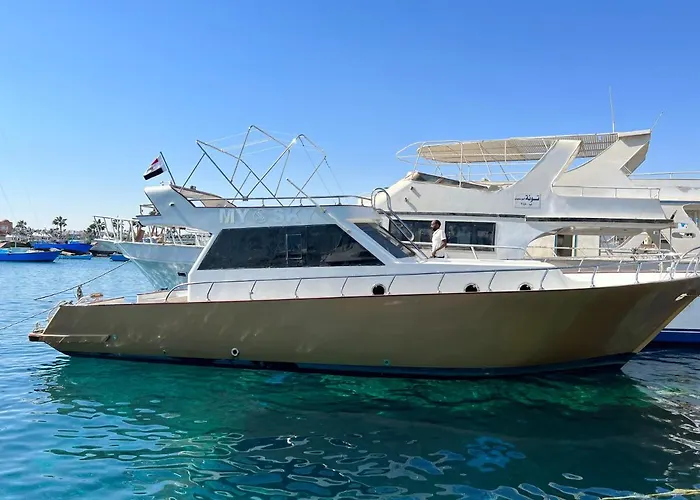 My Sky-Private Boat With Staff