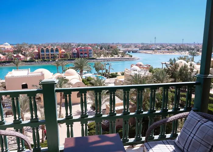 2-Br Penthouse With Roof Terrace In Abu Tig Marina