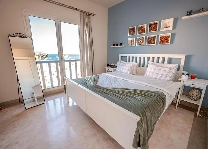 Azzurra Sahl Hasheesh