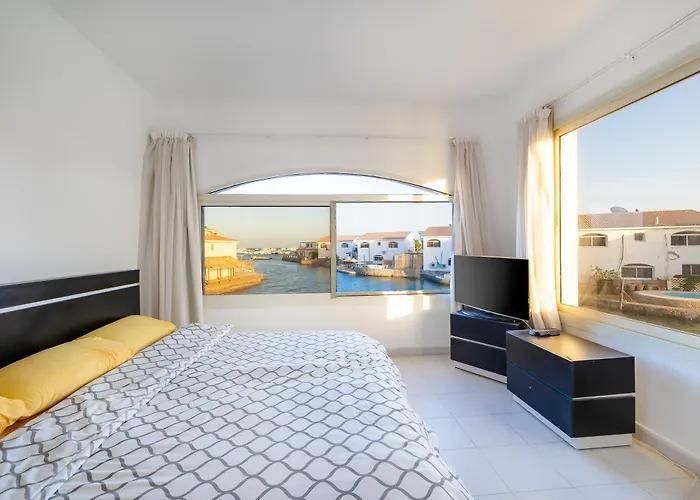 Aden Beach - Sea View Room With Beach Access In Villa