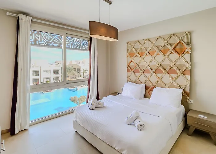 Radiant & Refined 2Bdr Mangroovyfree Beach & Pool