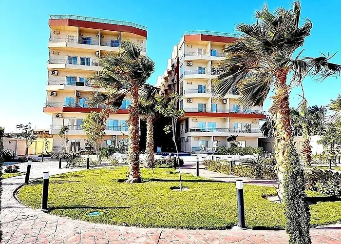 Hurghada 2Bed Beachfront On-The-Beach Apartment