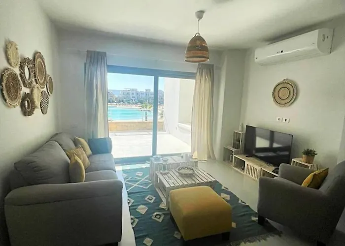 Spacious 2 Bd With Crystal Lagoon Access In Gouna