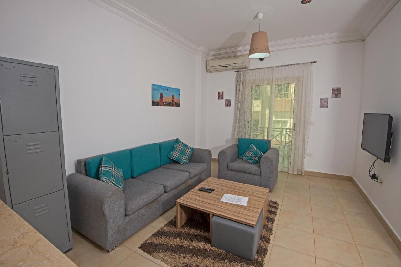 Lilly Center (adults Only) Hostel