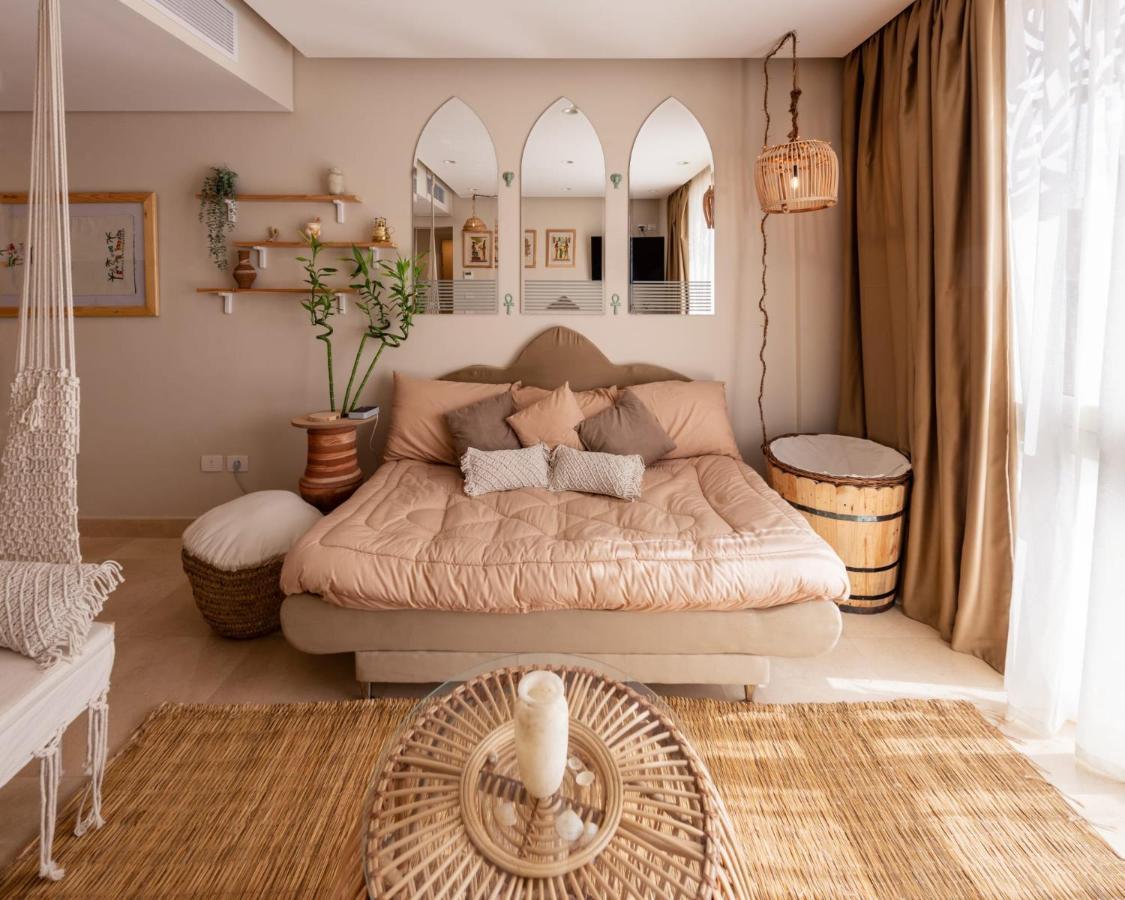 Gleaming 1 Bedroom Mangroovy W Pool & Access Apartment