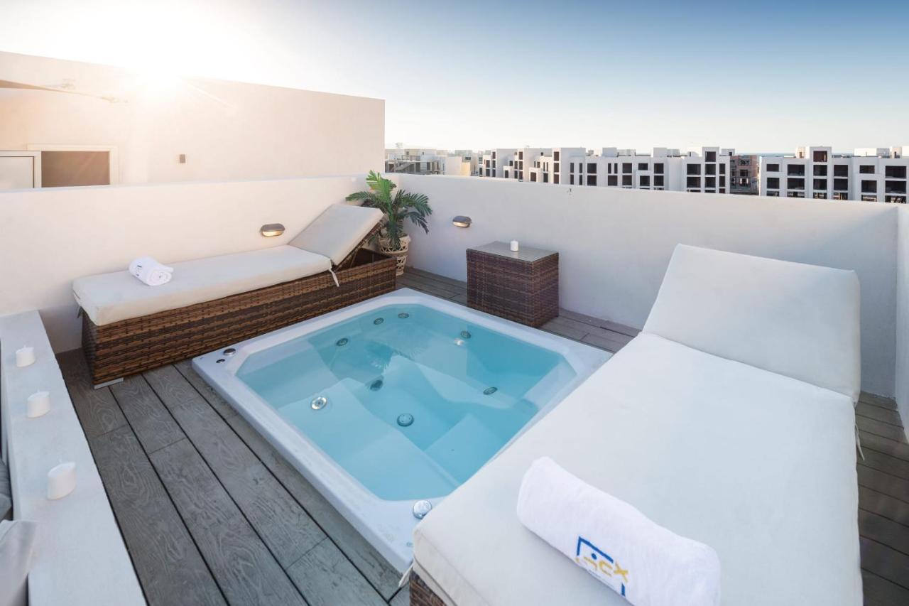 Apartamento Luxe 3bdr W Private Rooftop Jacuzzi & Access Hurghada