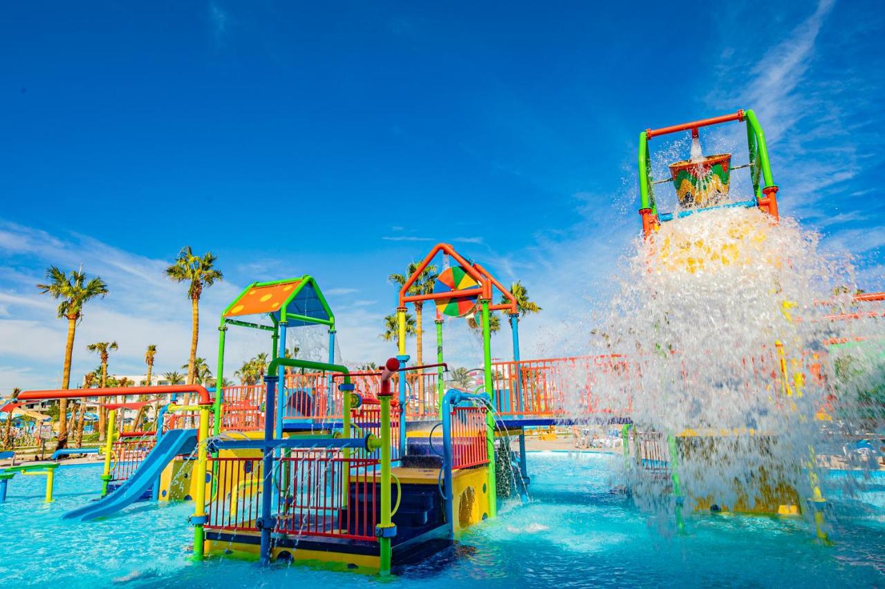 Titanic Aqua Park - Families And Couples Only Station touristique