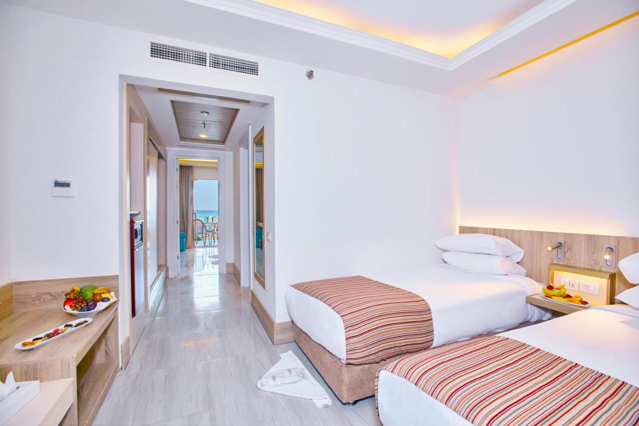 Resort Titanic - Families And Couples Only 5*