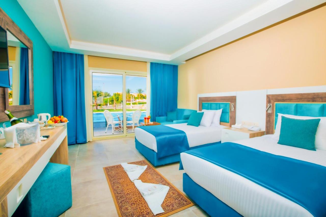 Titanic - Families And Couples Only Resort