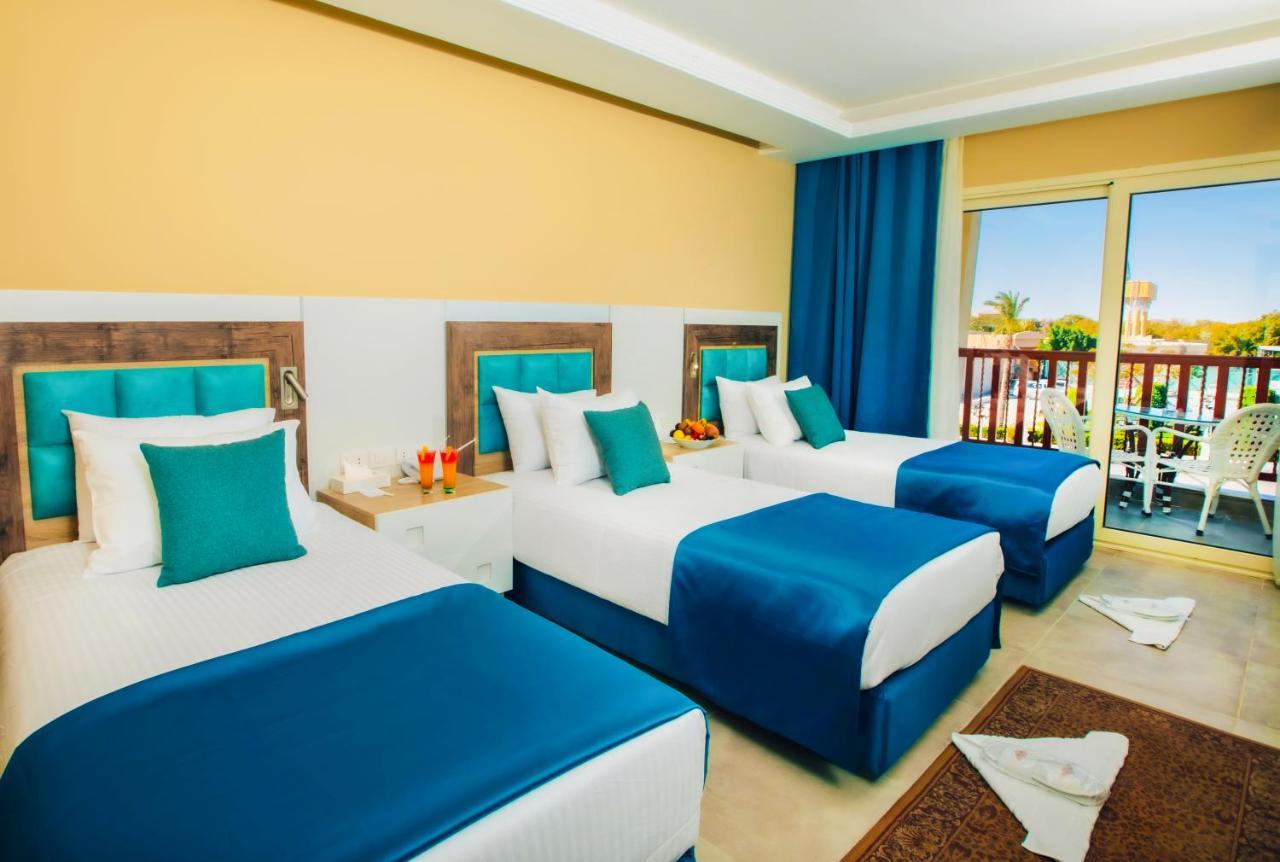 Titanic - Families And Couples Only Resort