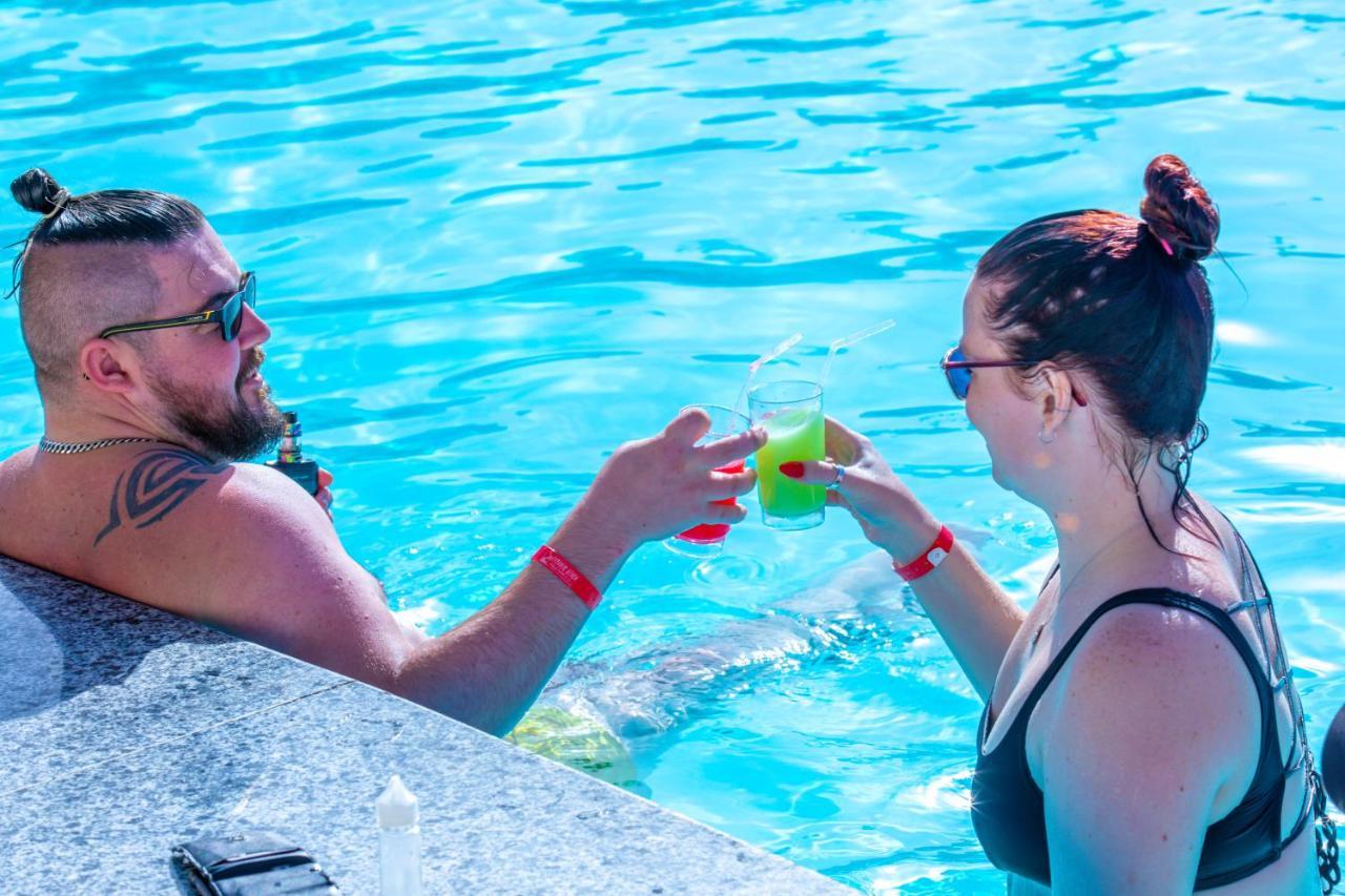 Resort Titanic - Families And Couples Only 5*