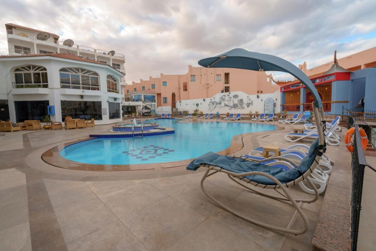 Resort Minamark For Families And Couples Only