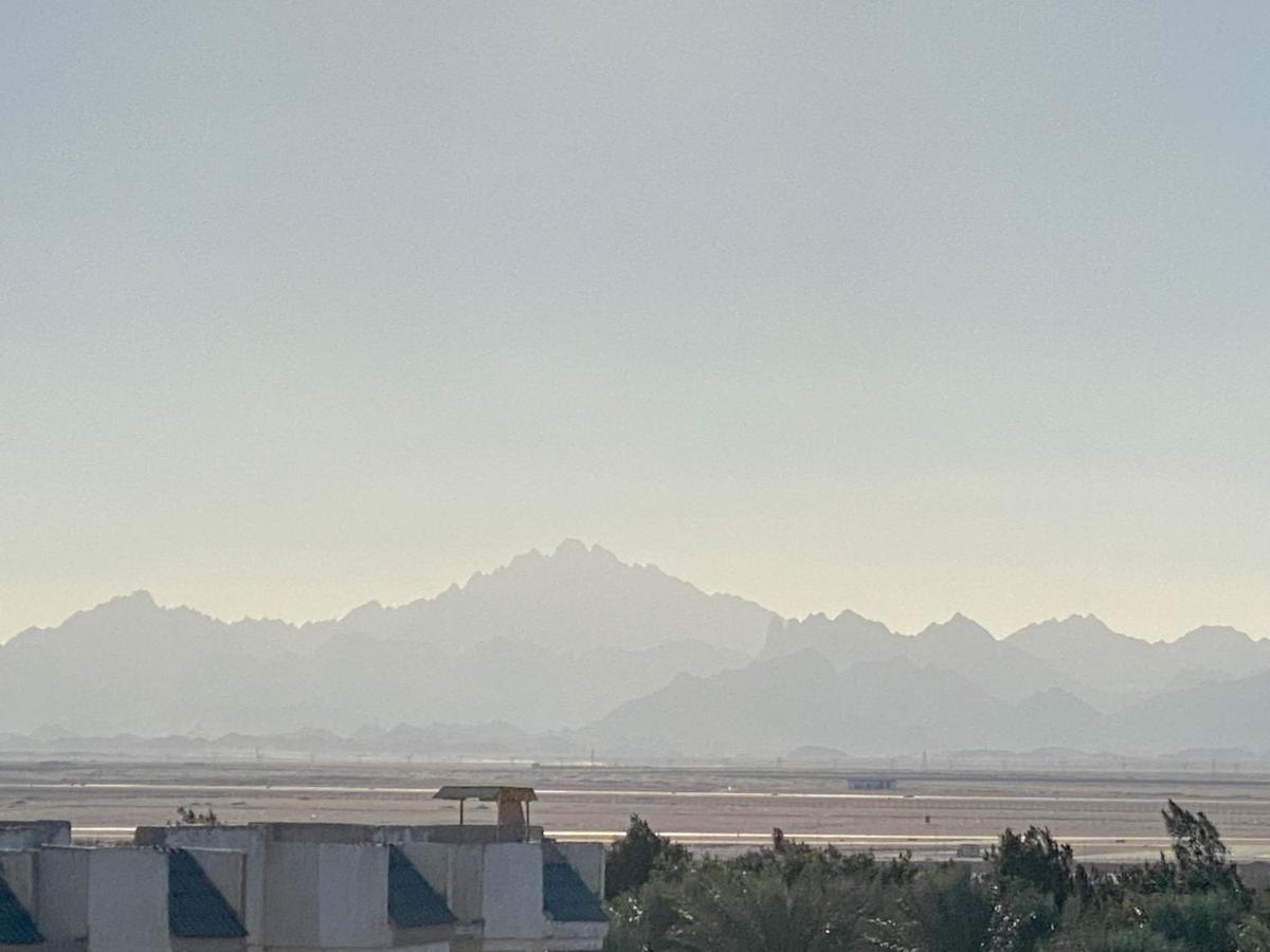 Modern Mountain View On The Touristic Promenade Apartment Hurghada