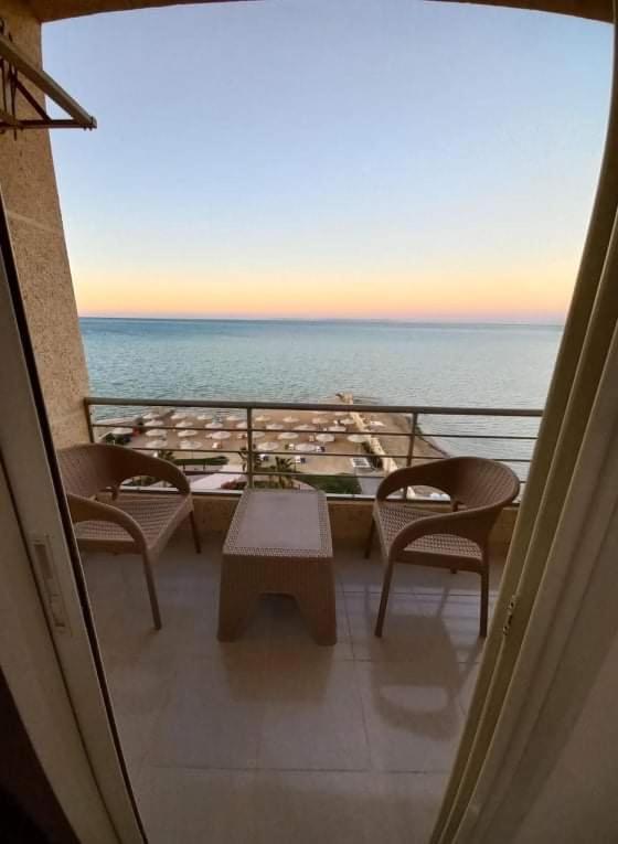 Casablanca #611 Sea Front One Bedroom Fully Equipped Vakantiehuis Hurghada