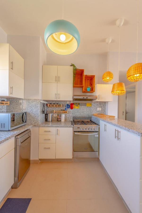 Sunny 2 Bedroom + Private Roof Terrace Lagoon View Apartment