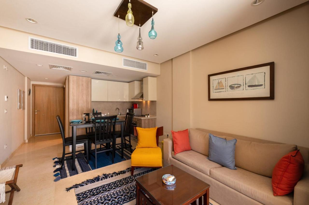Jazzy 1bdr W Outdoor Pool View Terrace Free Pool & Access