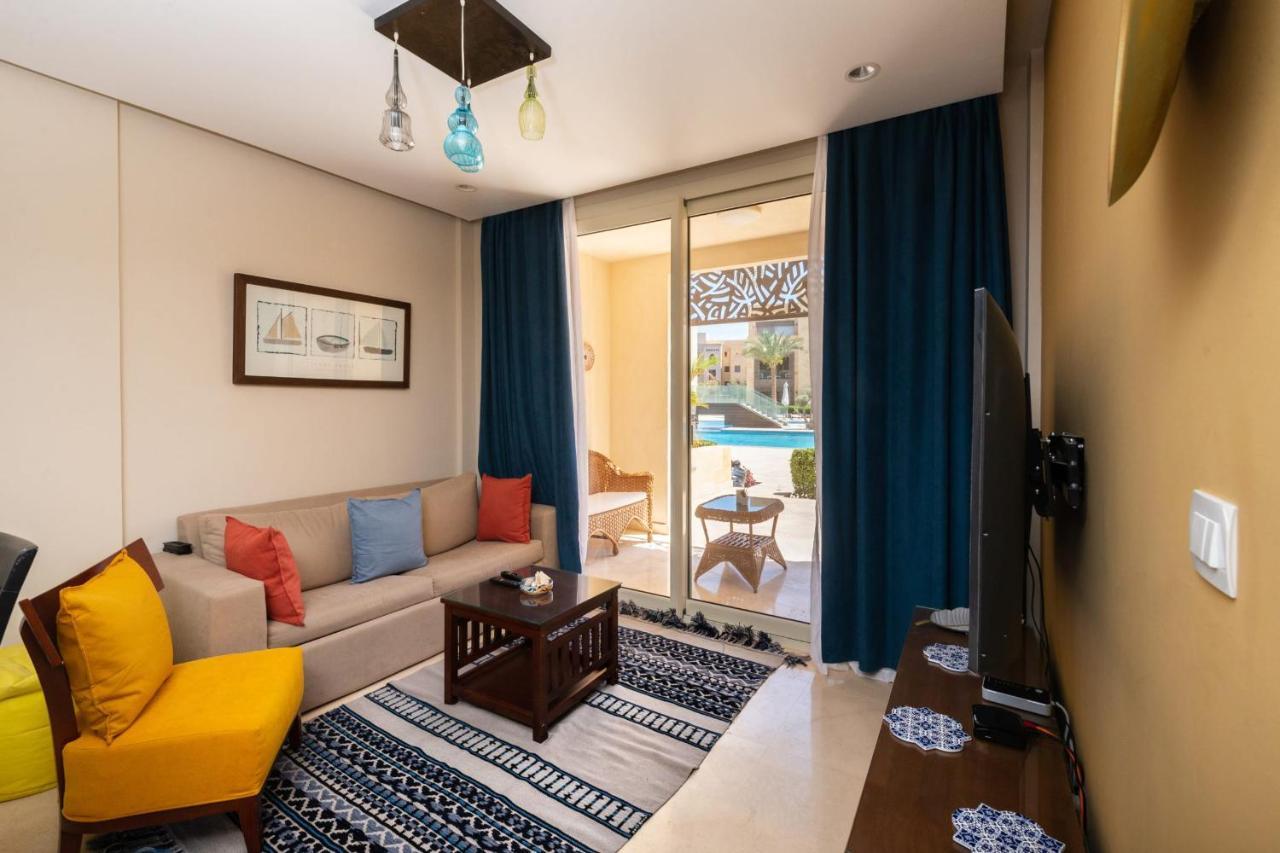 Jazzy 1bdr W Outdoor Pool View Terrace Free Pool & Access Apartment Hurghada