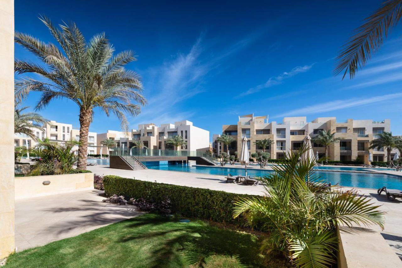 Jazzy 1bdr W Outdoor Pool View Terrace Free Pool & Access Apartment *