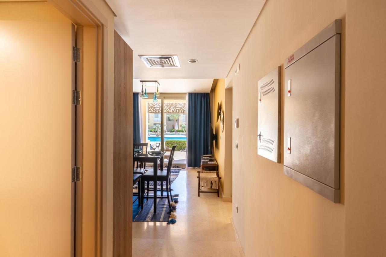 Jazzy 1bdr W Outdoor Pool View Terrace Free Pool & Access Hurghada