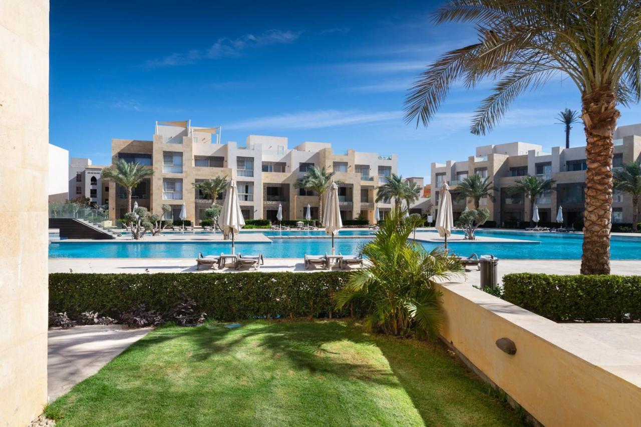 Jazzy 1bdr W Outdoor Pool View Terrace Free Pool & Access Apartment *