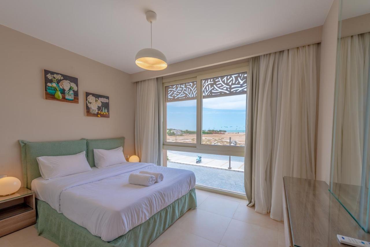 Mangroovy 2 Bedroom Sea View Apartment, Pool & Appartement