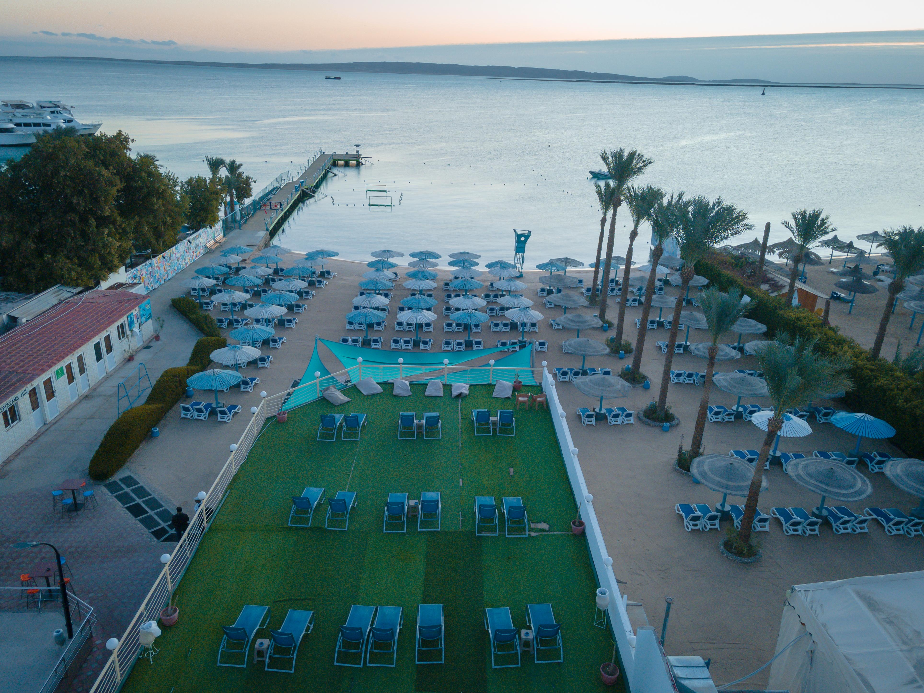 Resort Minamark For Families And Couples Only
