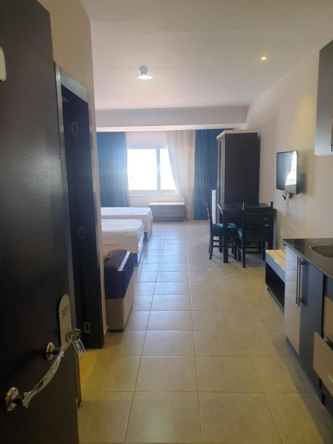 Hotel Aqua View And