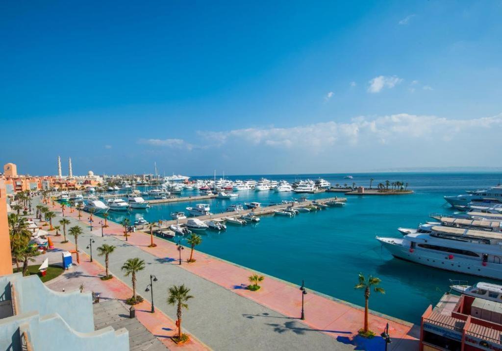 Apartment Outstanding With Marina View Hurghada