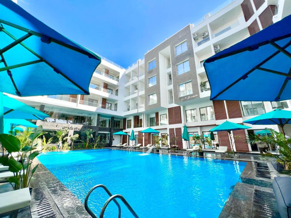 Imperial Hotel *
