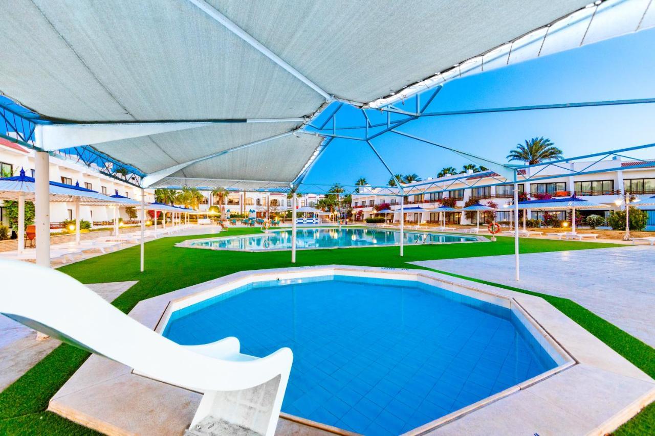 The Grand Hotel, Hotel 4*