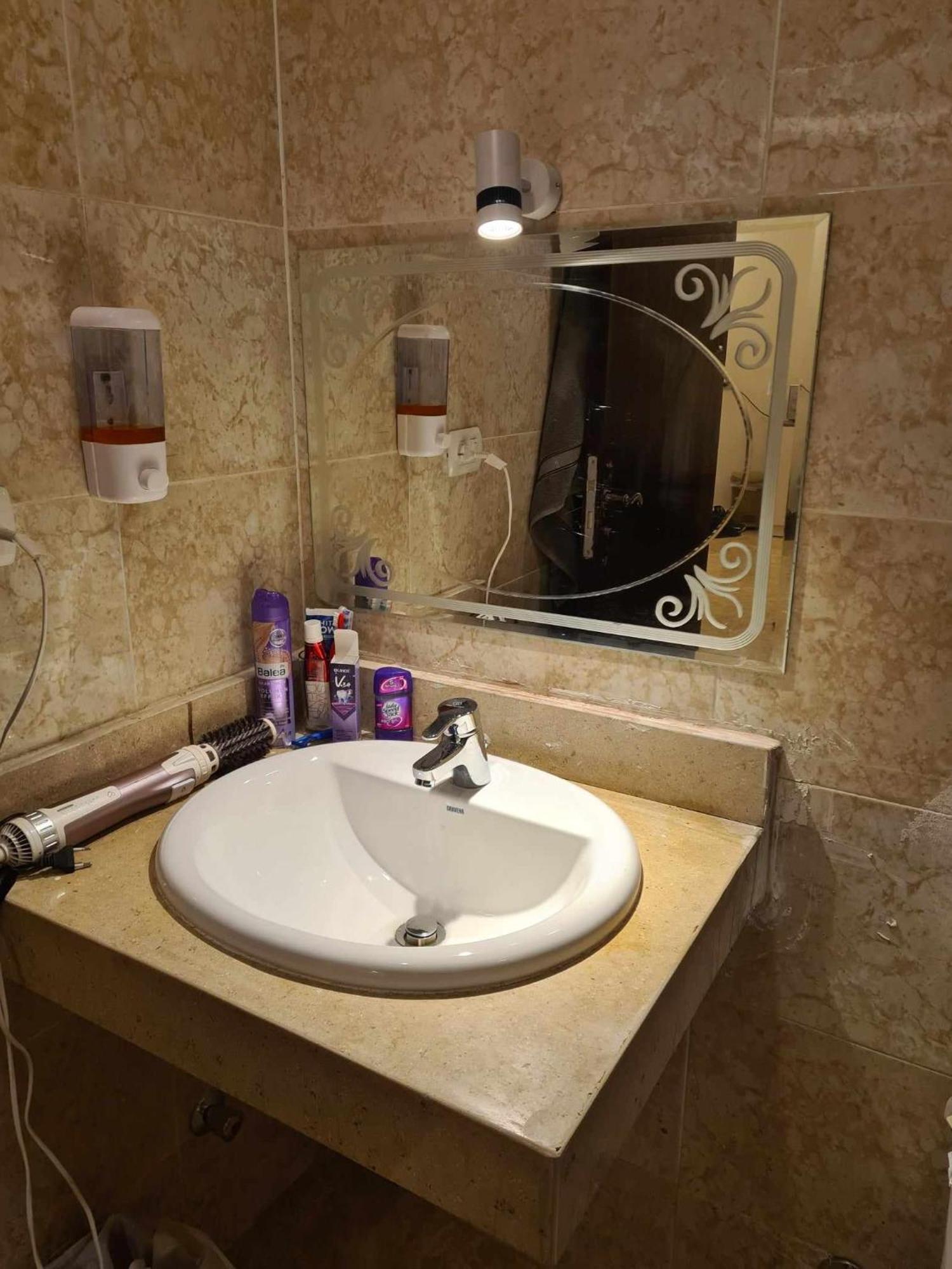 ميراج بي Guest house *