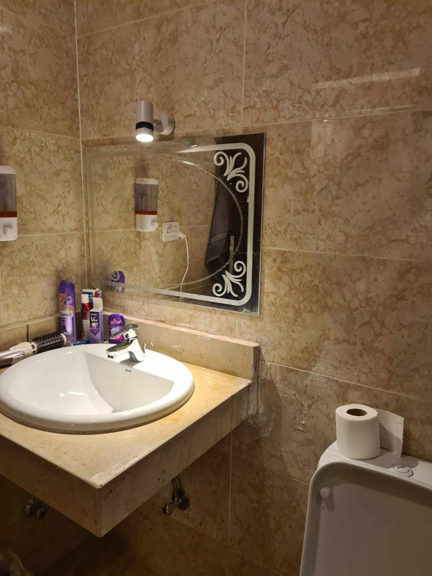ميراج بي Guest house *