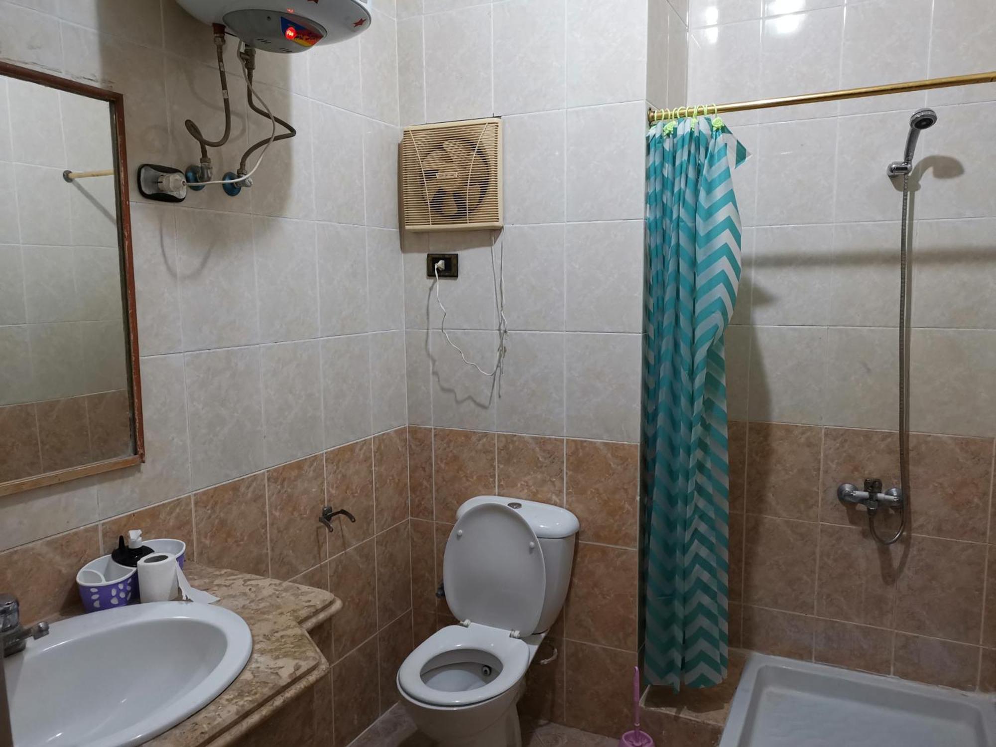 Golden Rose Hostel *