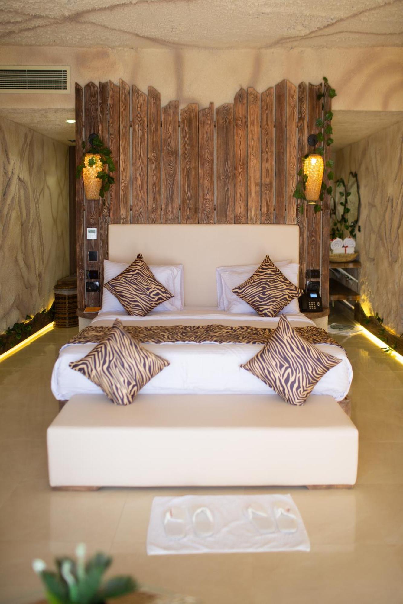 Caves Adults Only 5*