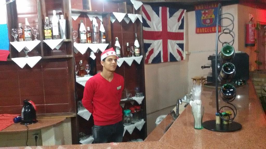 Golden Rose Hostel *
