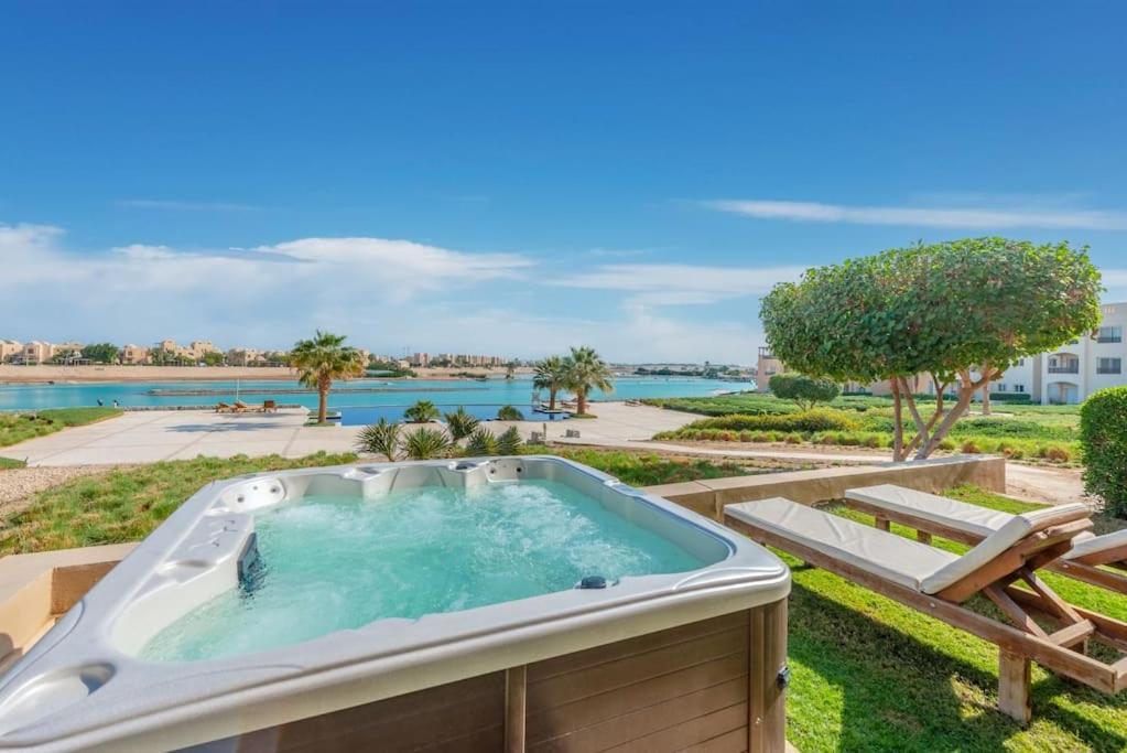Apartment Gouna Retreat 2br Waterside Hot Tub & Pool *