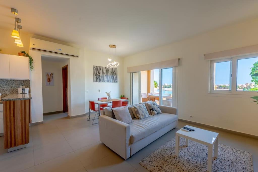 Gouna Retreat 2br Waterside Hot Tub & Pool *