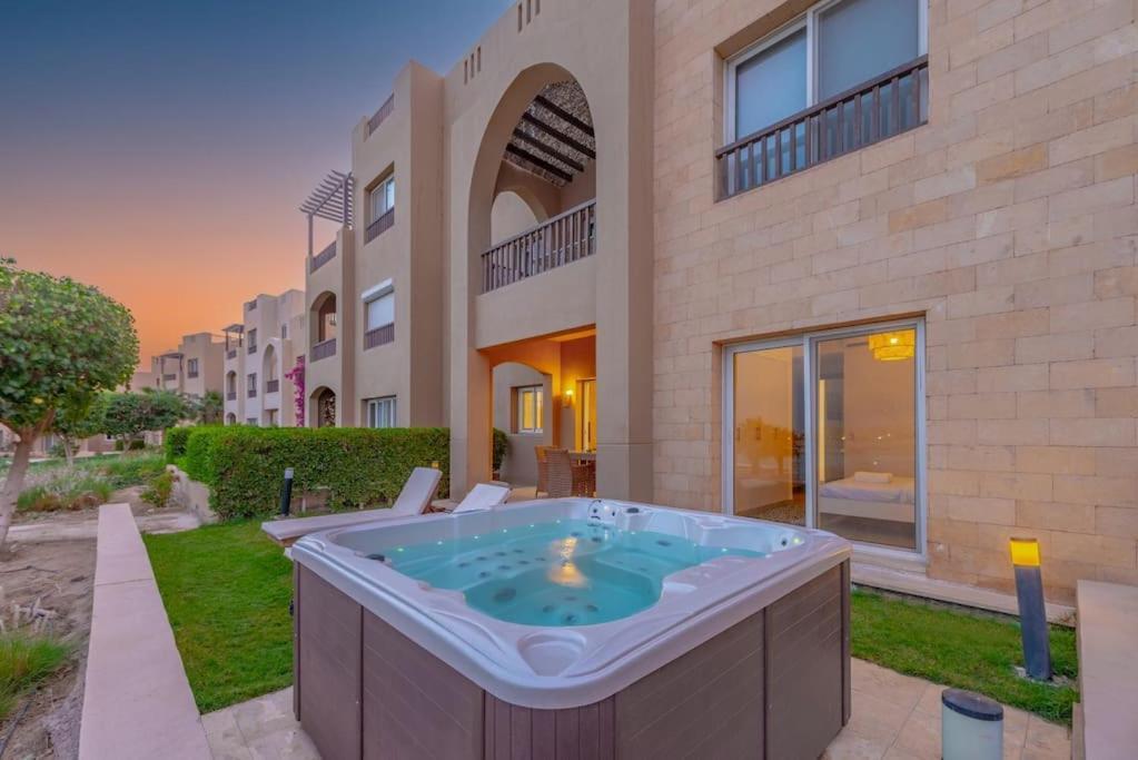 Gouna Retreat 2br Waterside Hot Tub & Pool Hurghada