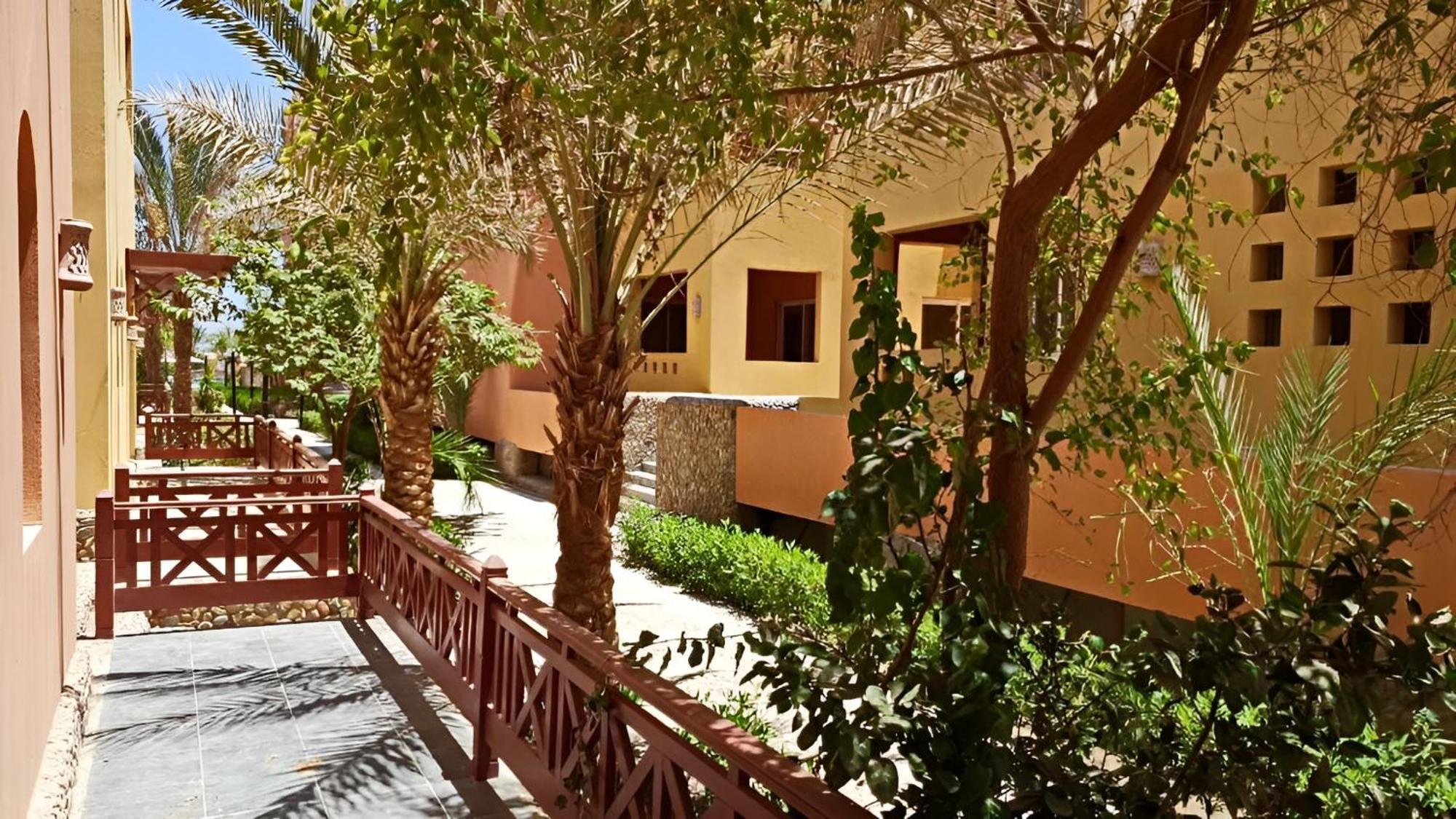 Al Dora Hotel *