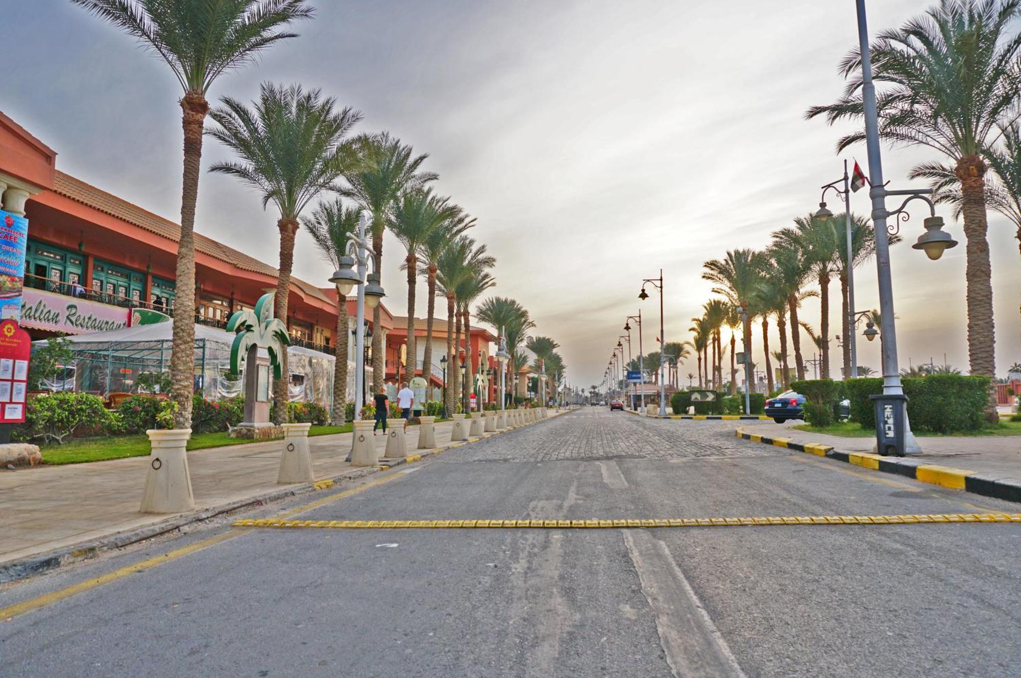 Modern Mountain View On The Touristic Promenade Apartment Hurghada