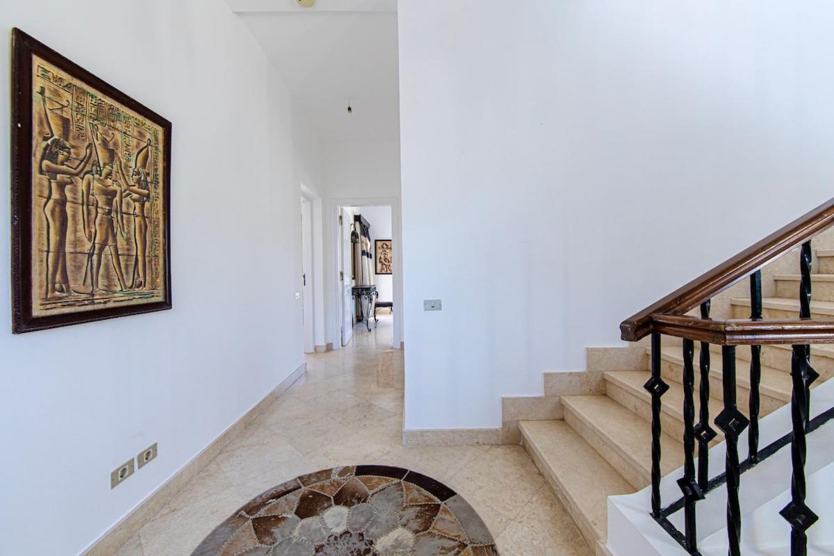 Stunning With Private Heatable Pool Villa *