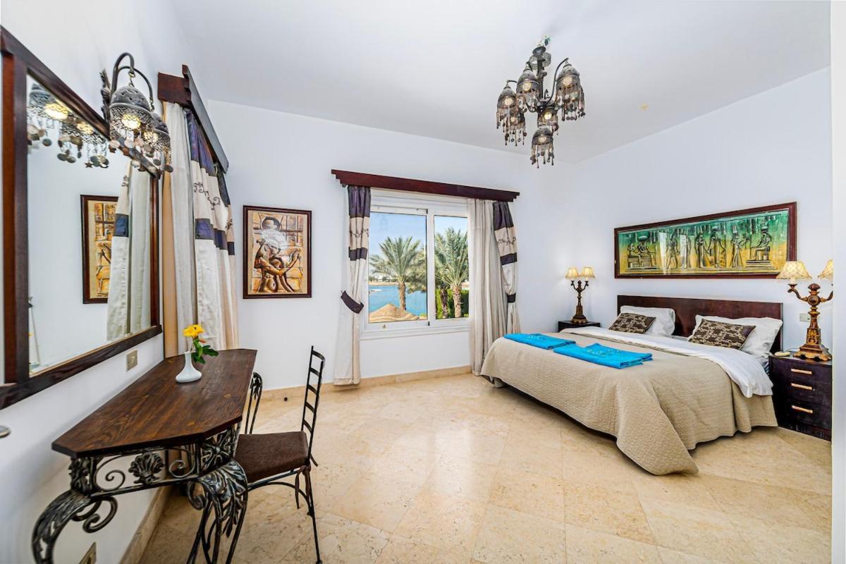 Stunning With Private Heatable Pool Villa