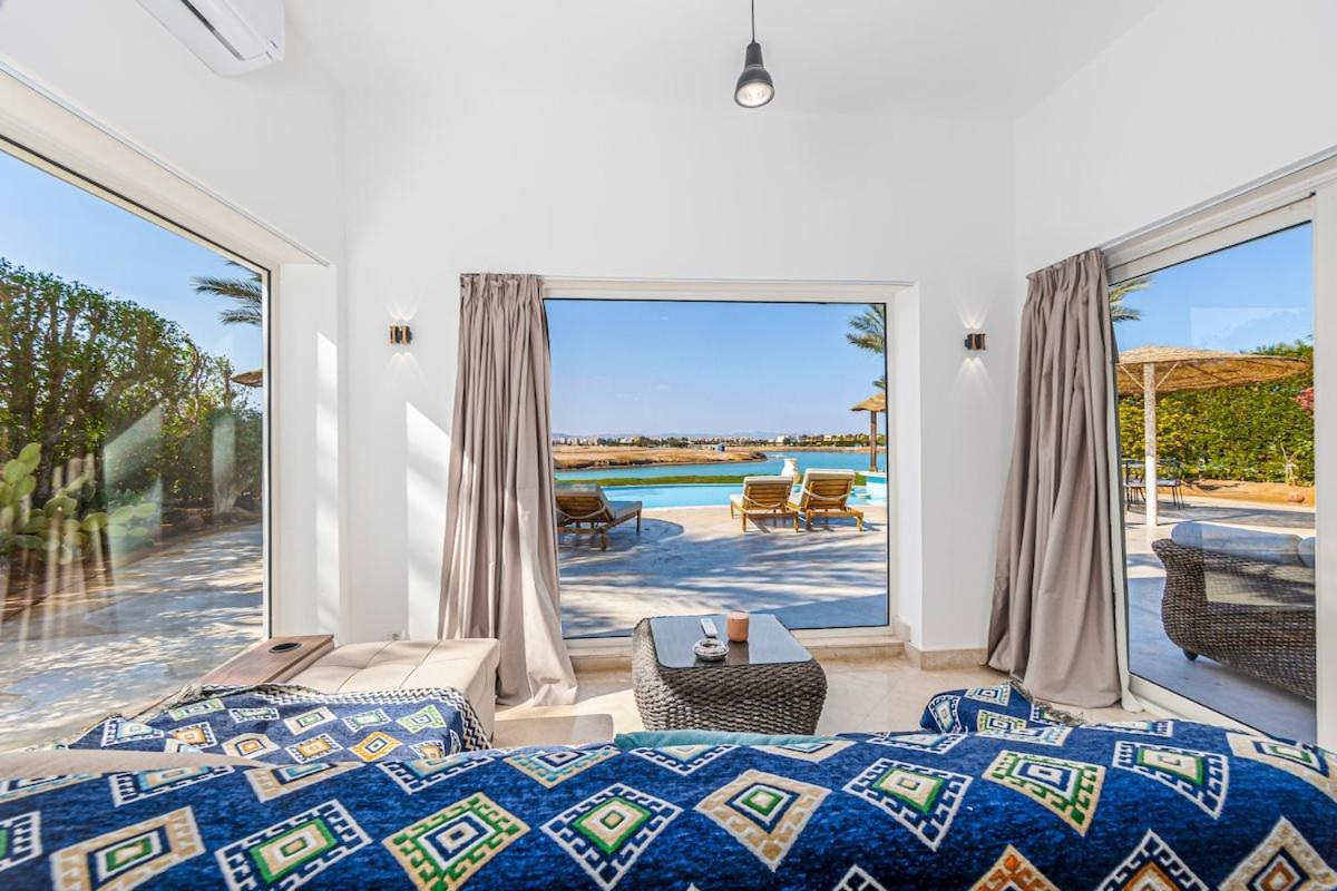 Stunning With Private Heatable Pool *