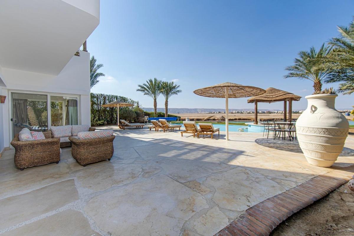 Stunning With Private Heatable Pool Villa