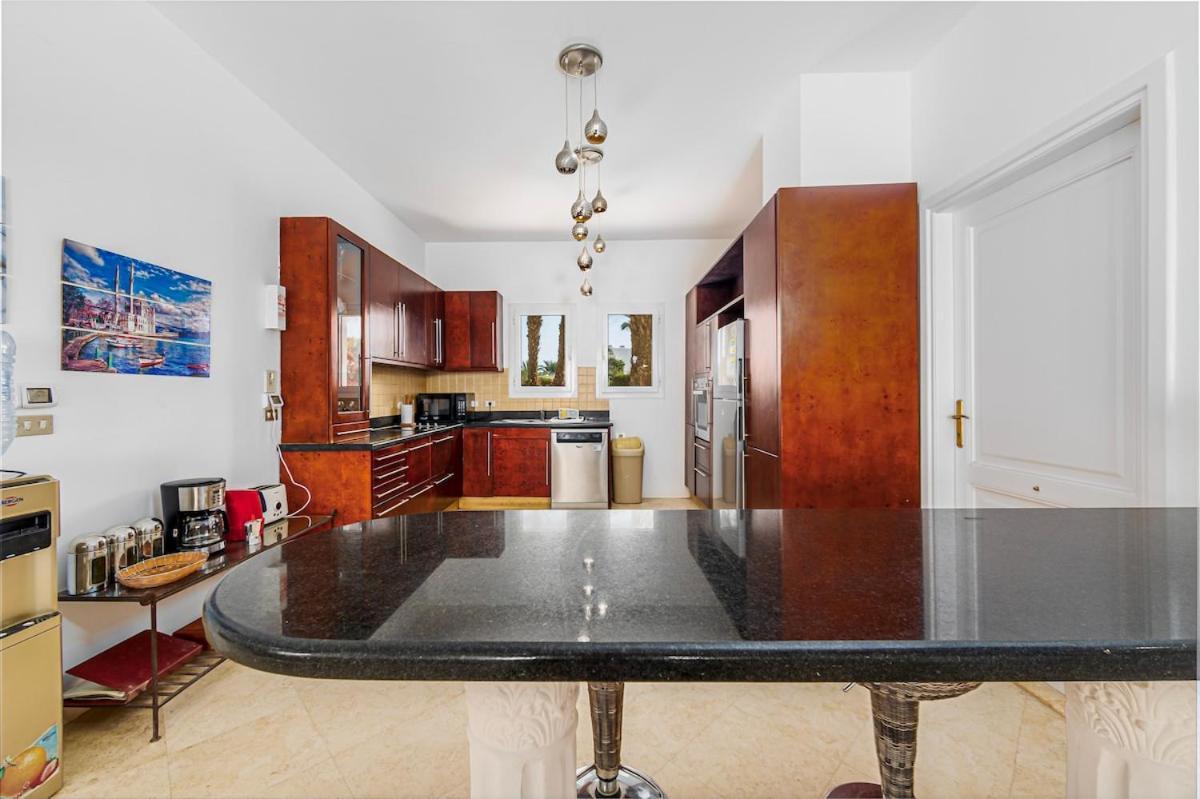 Stunning With Private Heatable Pool Villa Hurghada