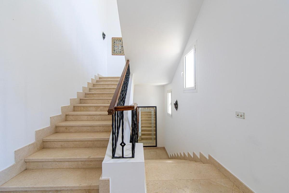 Stunning With Private Heatable Pool *