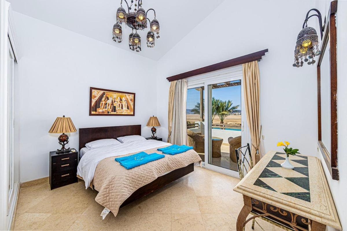 Stunning With Private Heatable Pool Villa