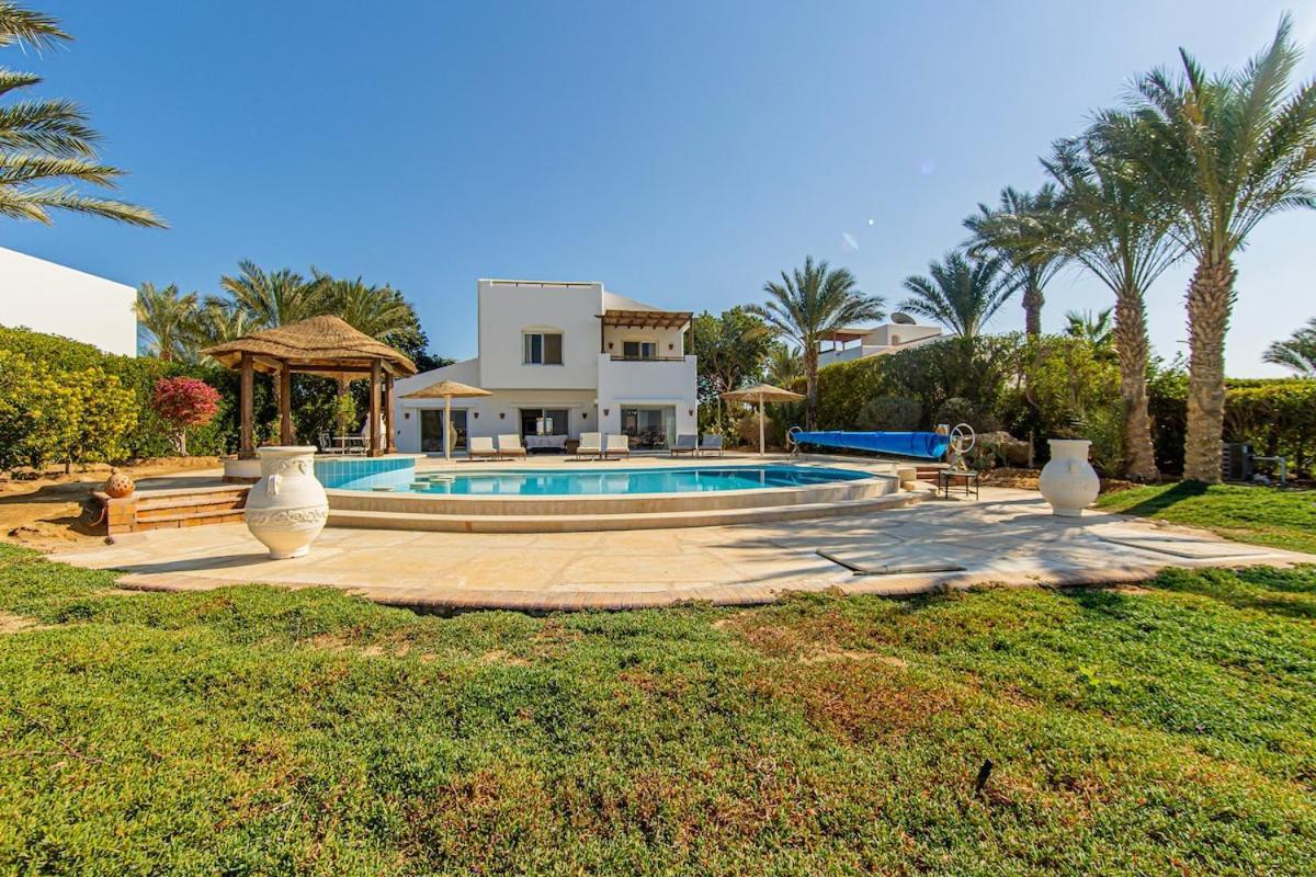 Stunning With Private Heatable Pool *